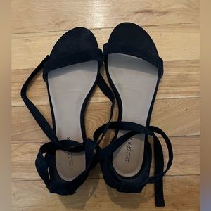 Black sandals with ankle tie